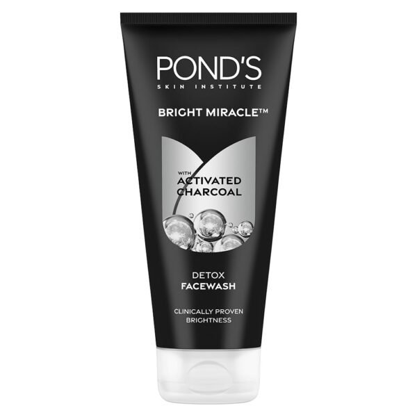 POND'S Pure Detox Face Wash 200 g, Daily Exfoliating & Brightening Cleanser, Deep Cleans Oily Skin - With Activated Charcoal for Fresh, Glowing Skin - Image 2