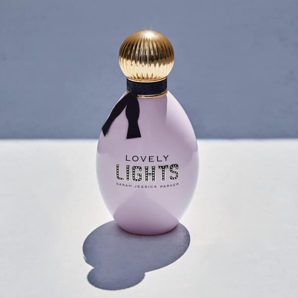 SJP Lovely Lights Body Mist For Women - Alluring, Upbeat Fragrance Inspired By New York City - Blend Of Floral, Woody, And Musky Notes - Honeysuckle, Gardenia, Amber, And Sandalwood - 8 Oz - Image 3