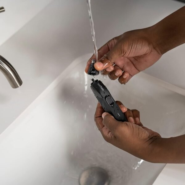 MANSCAPED® The Face Grooming Duo Contains: The Beard Hedger® Premium Precision Beard Trimmer and The Weed Whacker® 2.0 Nose and Ear Hair Trimmer - Image 9