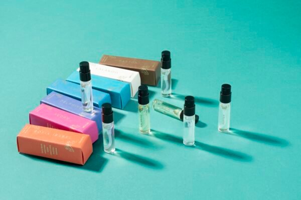 Mini Perfume Gift Set, Pack of 7 Scents, Natural Fragrance Mists for Women, Petite Discovery Kit Sampler - Image 5