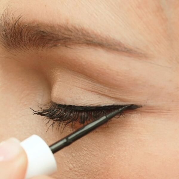 Honest Beauty Longlasting Vegan Liquid Eyeliner | Smudge + Flake Proof, Precise Application | Hypoallergenic, Plant-Derived, EWG Verified + Cruelty Free | Black, 0.58 fl oz - Image 5
