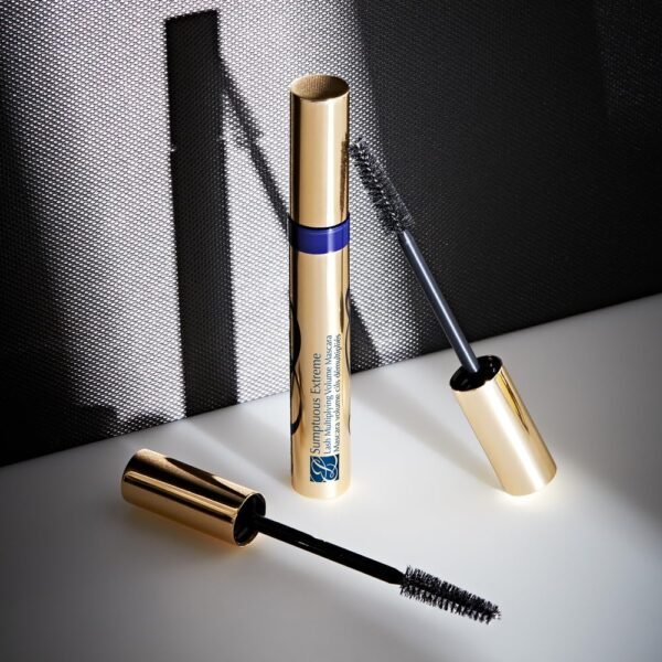 Estée Lauder Sumptuous Extreme Lash Multiplying Volume and Length Mascara - Image 5