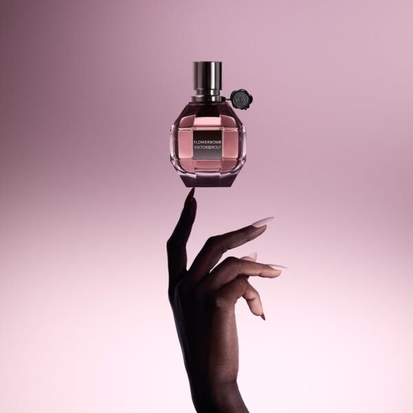 Viktor&Rolf - Flowerbomb Eau de Parfum - Women's Perfume - Floral & Woody - With Notes of Rose, Peony & Patchouli - Image 5