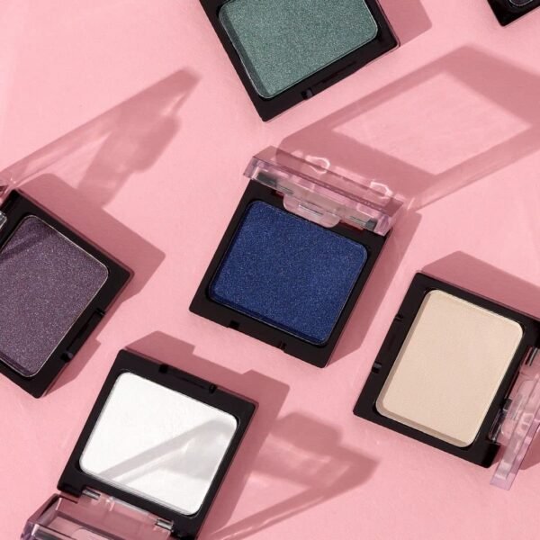 wet n wild Color Icon Eyeshadow - Ultra-Pigmented, Vitamin E Infused for a Silky-Smooth Moisturizing Application, Cruelty-Free & Vegan - Sugar - Image 7