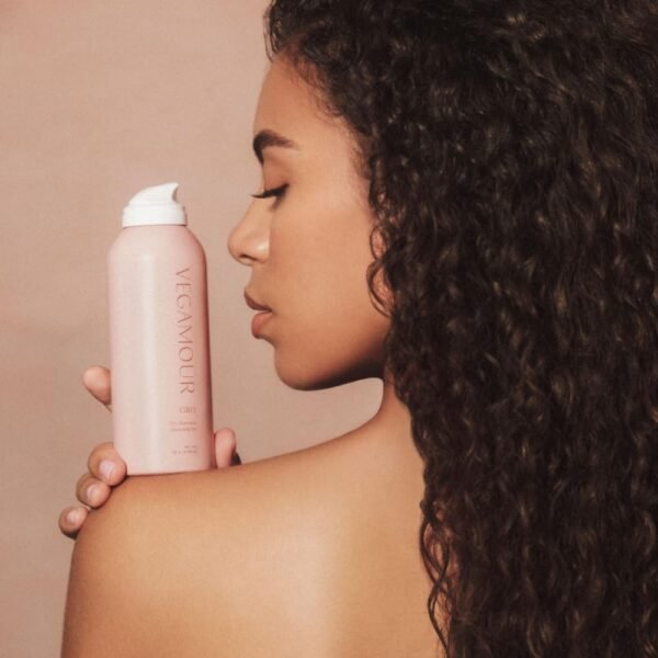 VEGAMOUR GRO Dry Shampoo, Volumizing Dry Shampoo Spray Formulated Without Benzene, Supports Thicker Fuller Looking Hair, Natural Citrus Scent - Image 7