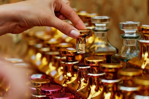 Maison d'Orient Vanilla Musk Perfume Body Oil with a Fresh Powdery Scent (aka. Misk Altahra) Arabian Perfume For Women - Image 6