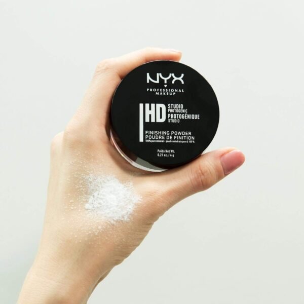 NYX PROFESSIONAL MAKEUP HD Studio Finishing Powder, Loose Setting Powder - Translucent Finish - Image 3