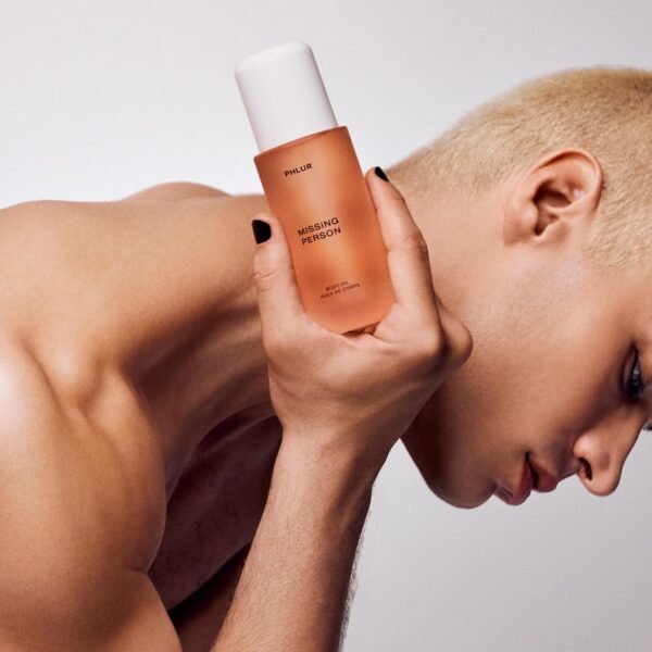 PHLUR Missing Person Body Oil - Lightweight & Nourishing - With Ceramide-Rich Oils & Skin-Mimicking Lipids - Bergamont, Musk, Orange & Sandalwood Floral Scented Body Oil (4 Fl Oz) - Image 8