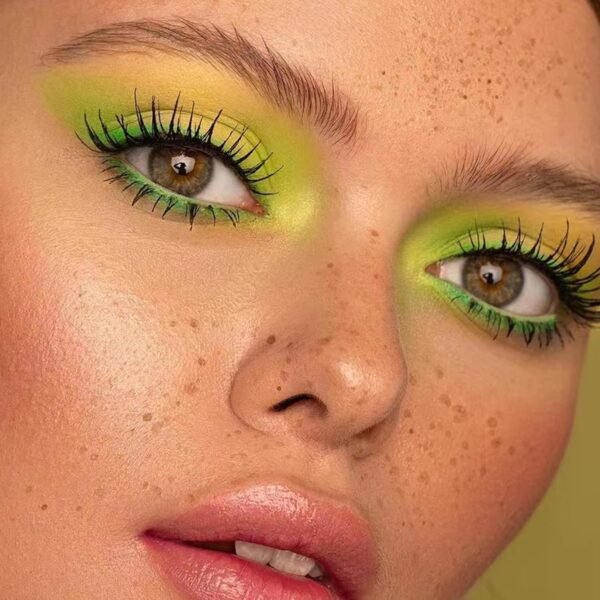 Boobeen Colorful Eyeshadow Palette Makeup-16 Colors, Matte and Glitter Eyeshadow, Bright Eyeshadow palettes, Blendable, Easy to Build Dramatic Glamour Looks (Green) - Image 3