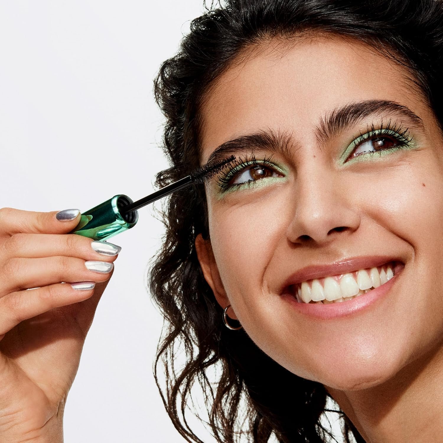 Clinique High Impact High-Fi Full Volume Water-Resistant Mascara | Volumizing, Non-Clumping, Smudge-Proof + Safe For Sensitive Eyes, Mini Travel Size, Black, 0.17 Fl Oz - Image 4