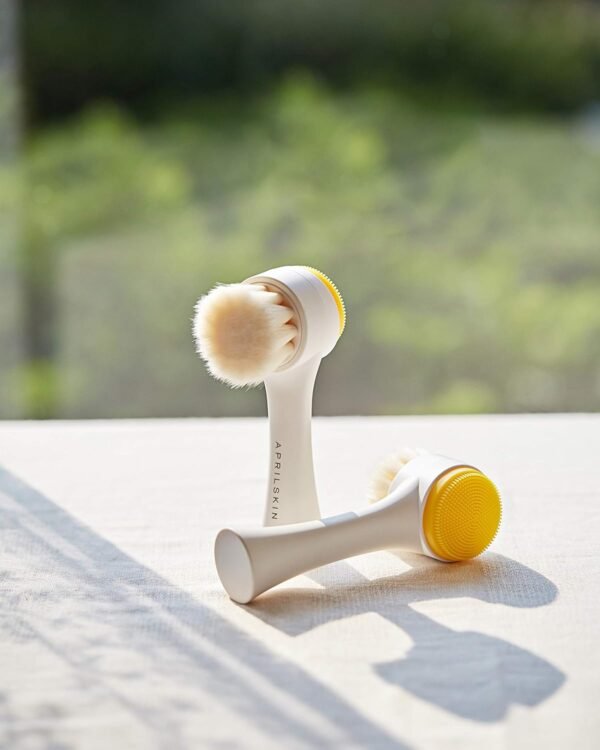 APRILSKIN Dual Cleansing Pore Brush - Image 3