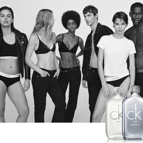 Calvin Klein CK One Eau de Toilette – Citrus Unisex Fragrance – With Notes of Green Tea, Bergamot, Cardamom, Violet & Amber – Luxury Unisex Perfumes – Long Lasting Fragrance - Image 8